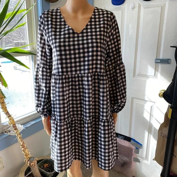 Beautiful Black White Square print V neck Dress Women Size S - Picture 1 of 6